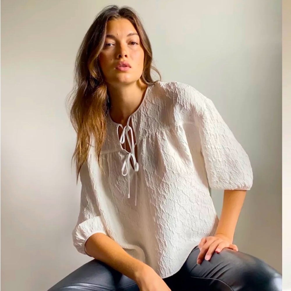 Aritzia Wilfred Playa Blouse in Black - size small